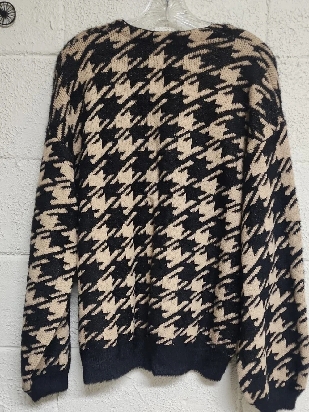 Houndstooth Knit Cardigan in Black and Beige